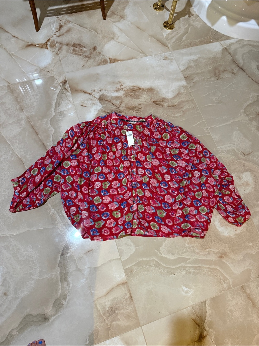 Womens the Sydney Pilcro Red Floral Button-Front Top - Lightweight Shirt - Picture 5 of 8